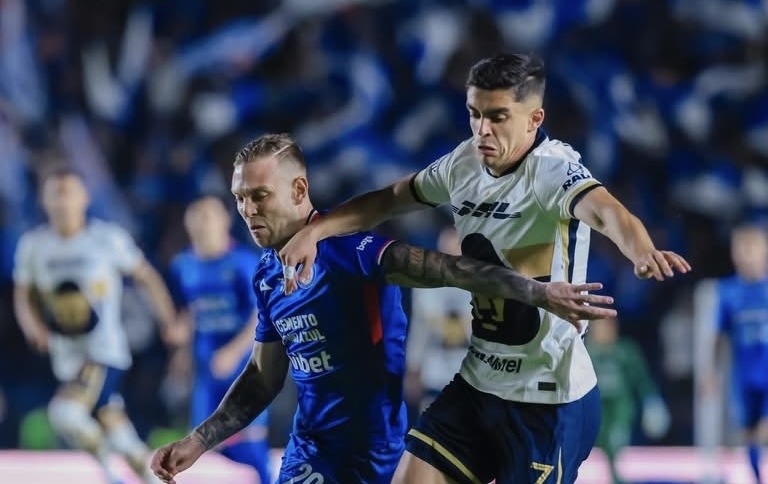 Cruz Azul y Pumas empatan 0-0 en la ida de la final de la Liga MX